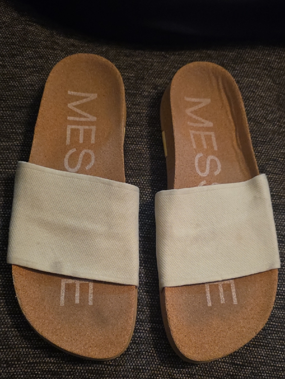 Message Mullen White Slide Sandals - Casual Women’s Slides